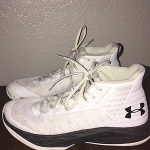 •Women’s Basketball shoes•